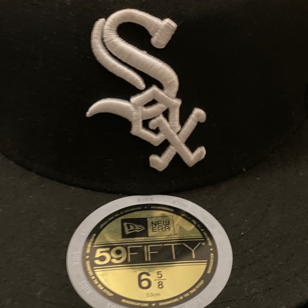 Youth New Era fitted size 6 5/8